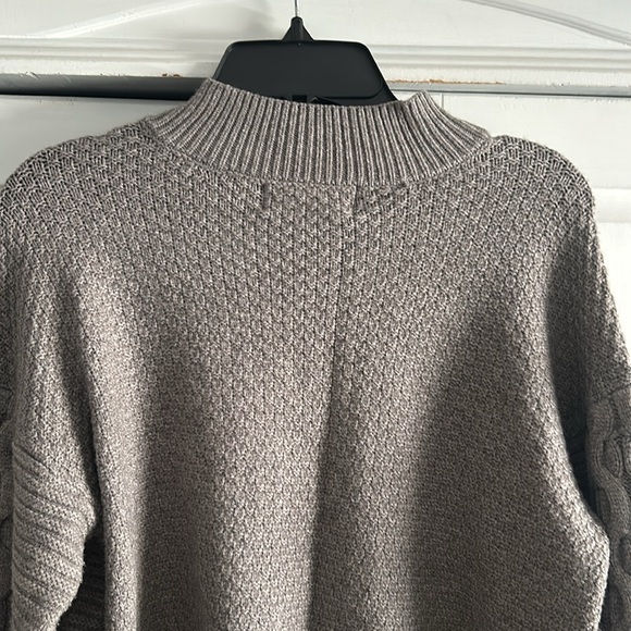 By Anthropologie Cropped Cable-Knit Sweater SZ XS Gray Mock Neck Full Sleeve - Picture 12 of 12